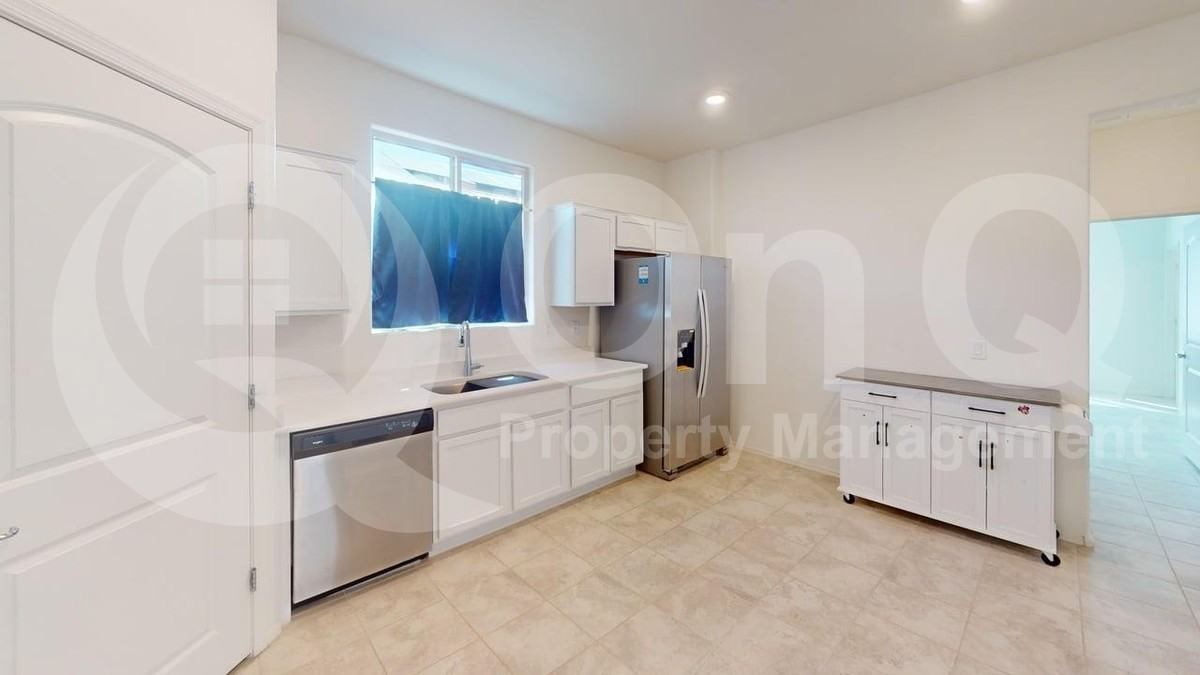 759 W Calle Calca - Photo 7 of 25