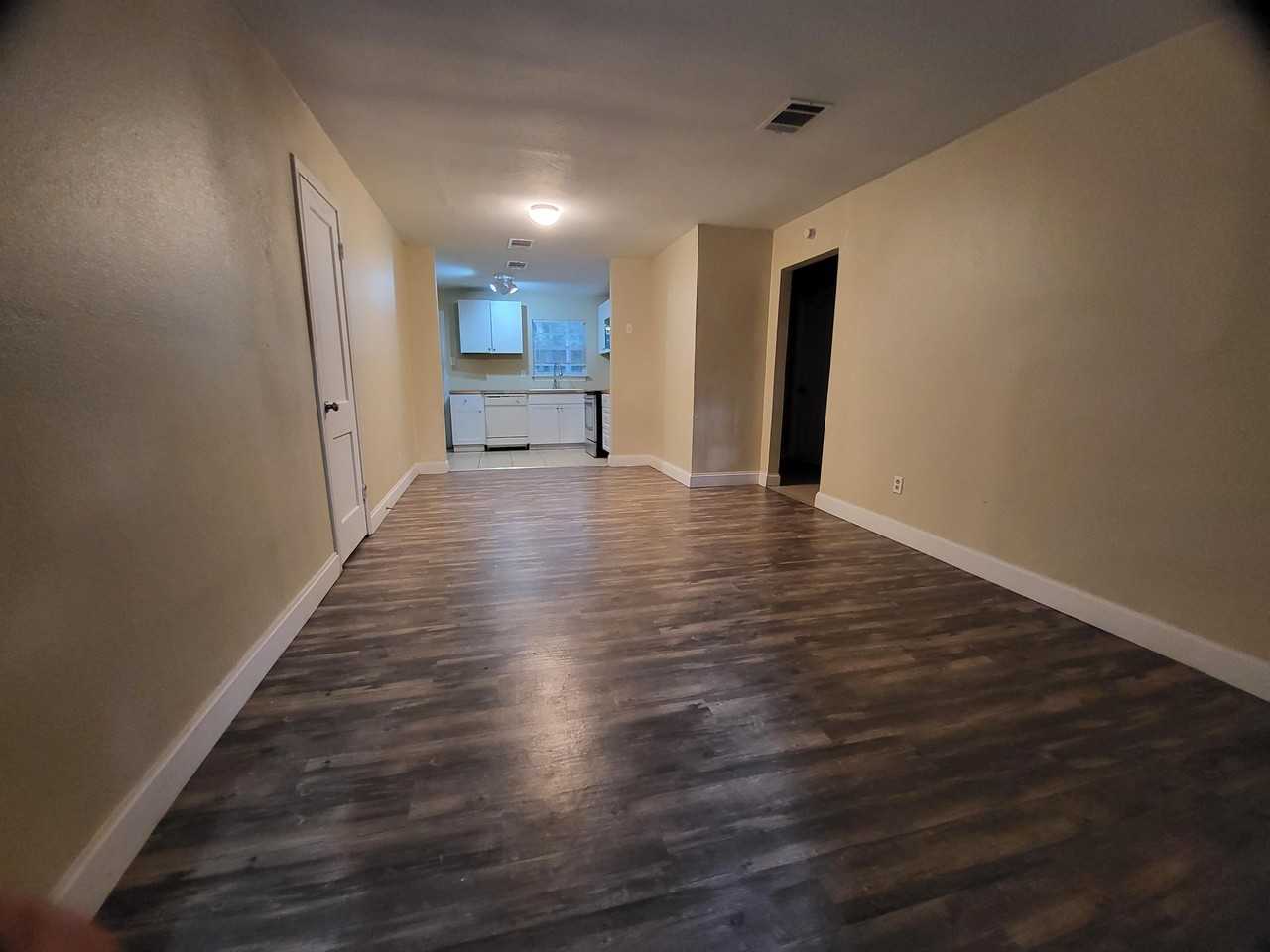 1915 Poage Ave - Photo 3 of 10