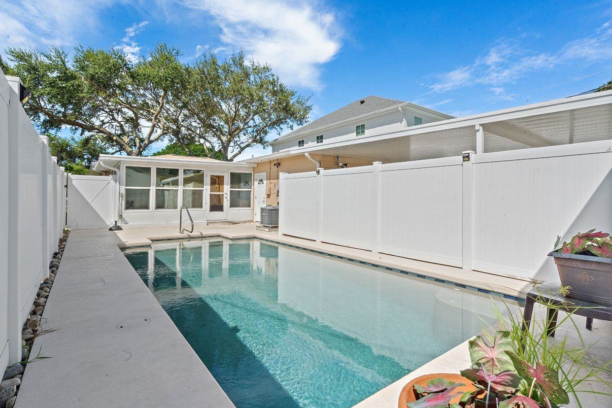 510 34th Ave N - Photo 2 of 33