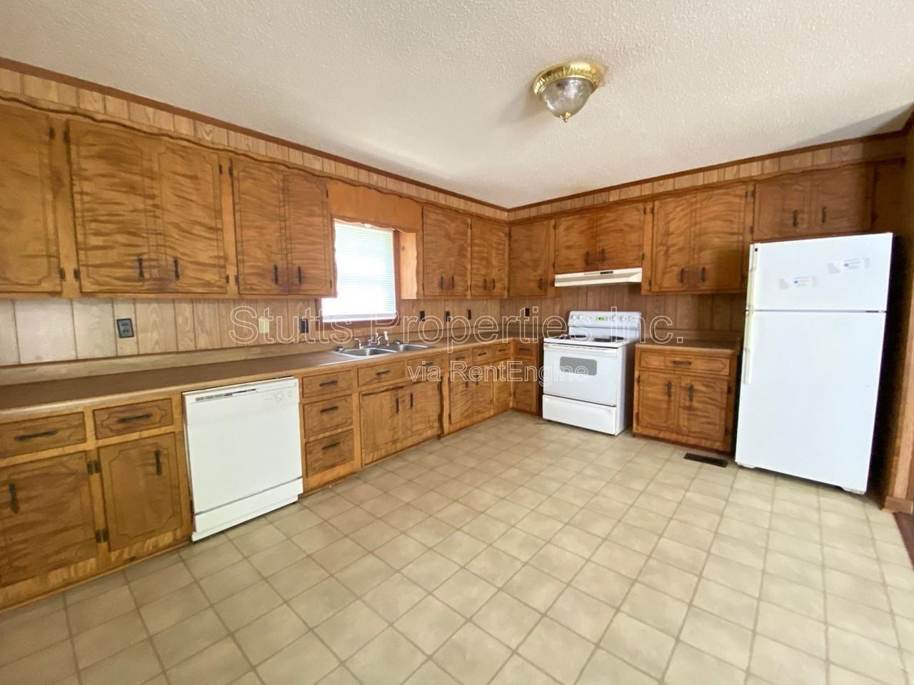 3567 Blue Rd - Photo 6 of 20