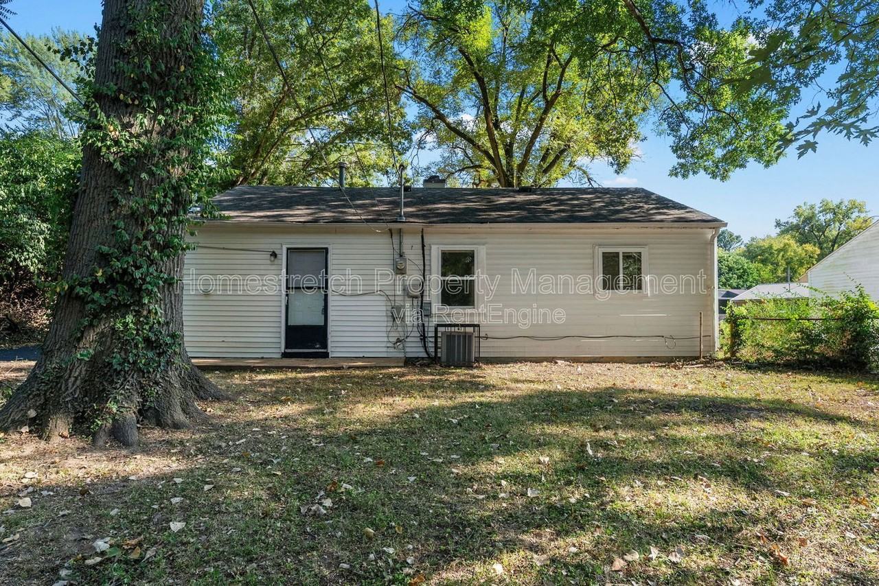 8301 Edna Ave - Photo 4 of 27