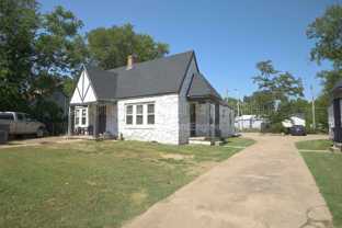 615 E Xyler St - Photo 1 of 1