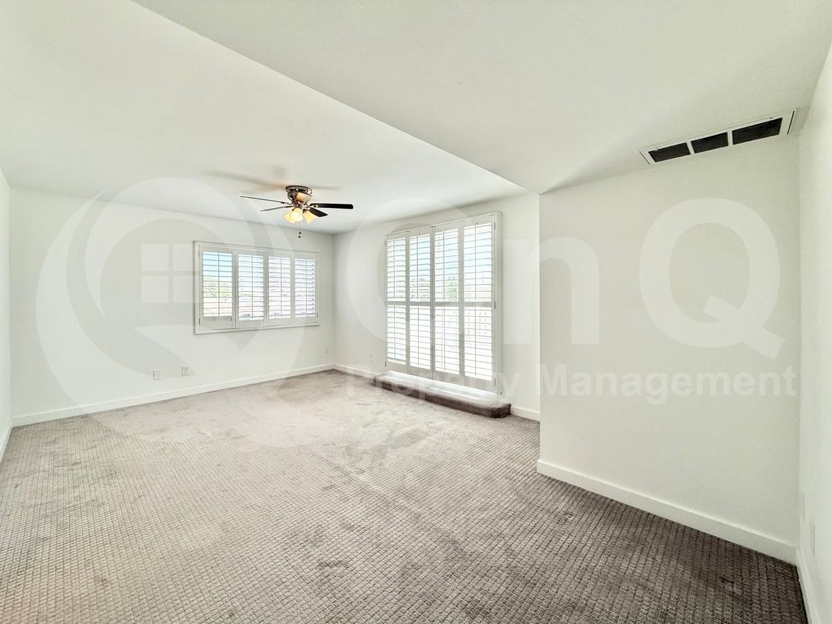 2113 East Dunbar Drive - Photo 7 of 38