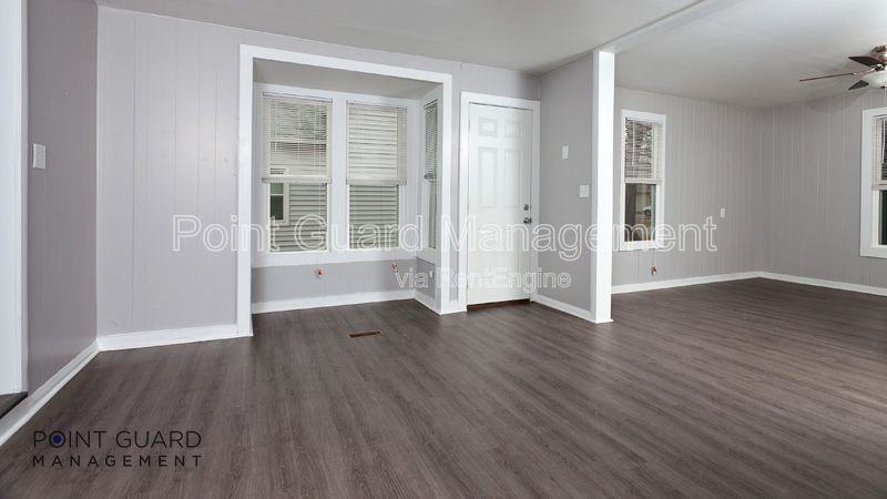 226 S Millwood St - Photo 3 of 18