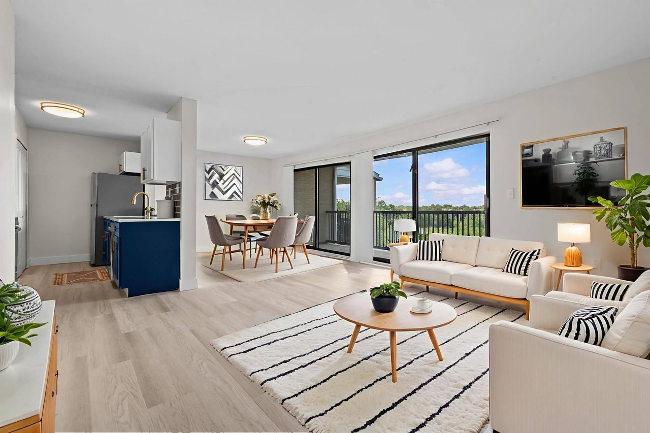 The Waverly on the Lake - Photo 5 of 50