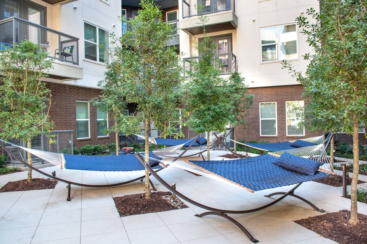 Hall Street Flats - Photo 6 of 50