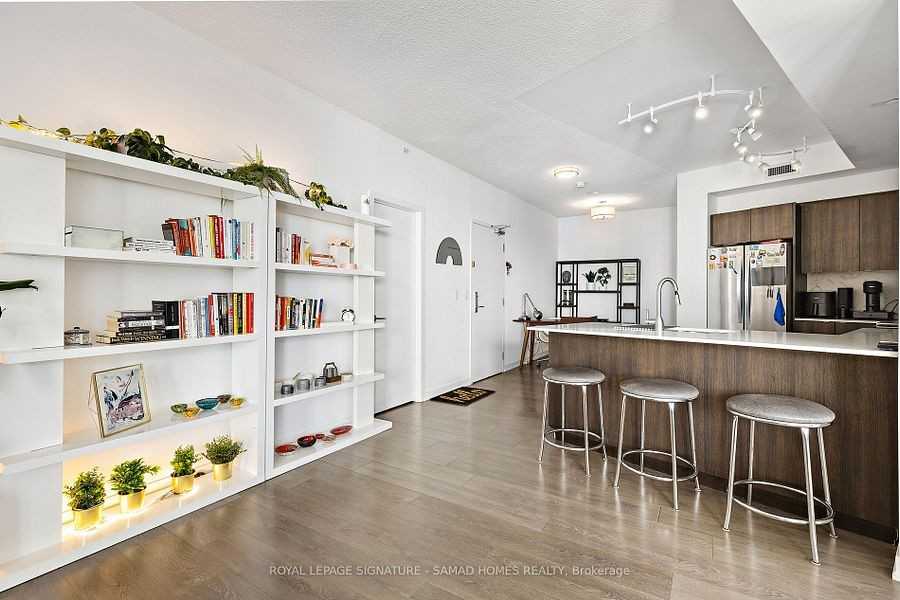 150 East Liberty Street #2813 - Photo 3 of 18