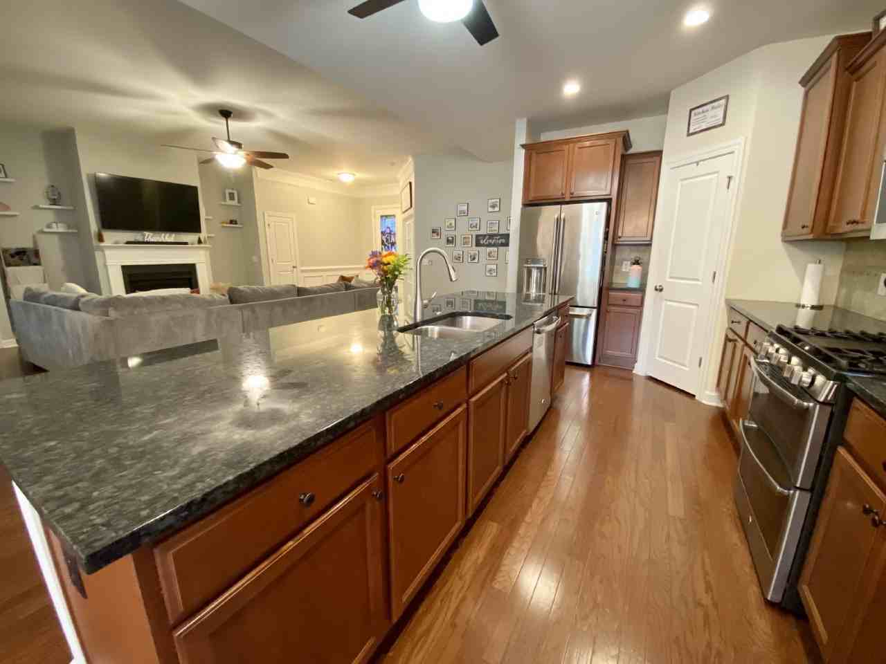 9 Stanton Ct - Photo 3 of 20