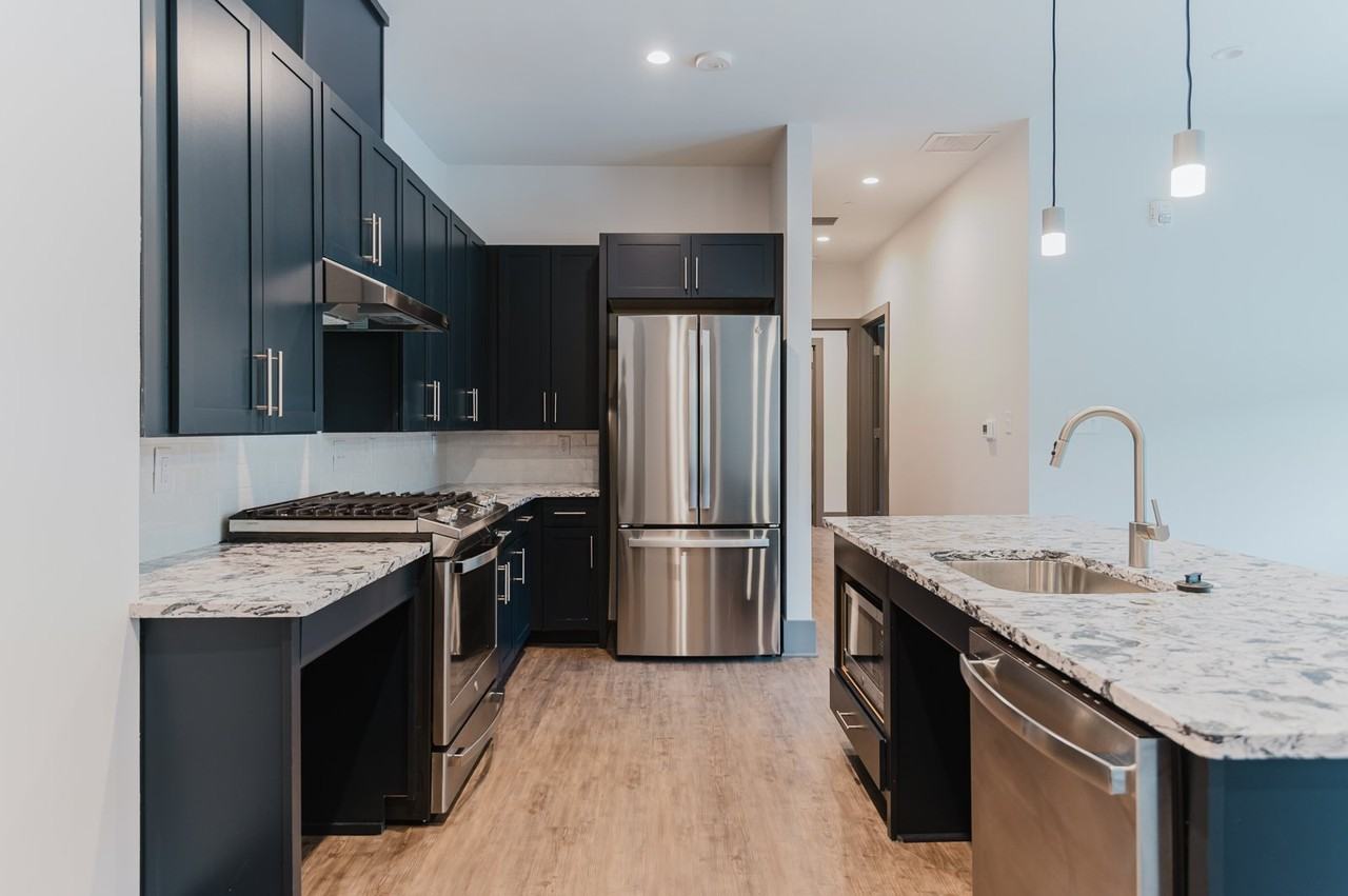 25 Minetta Ln - Photo 2 of 15