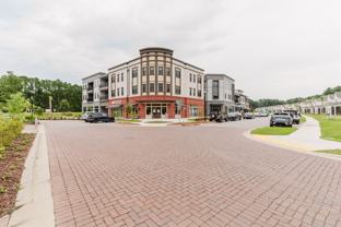 25 Minetta Ln - Photo 1 of 1