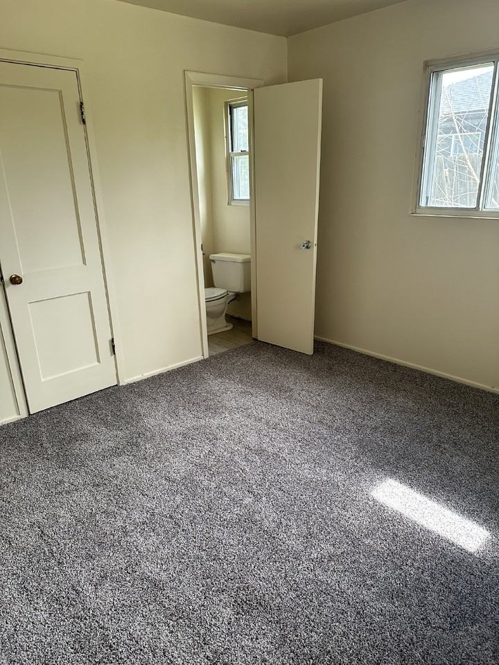 997 Vaughn Street - Photo 5 of 23