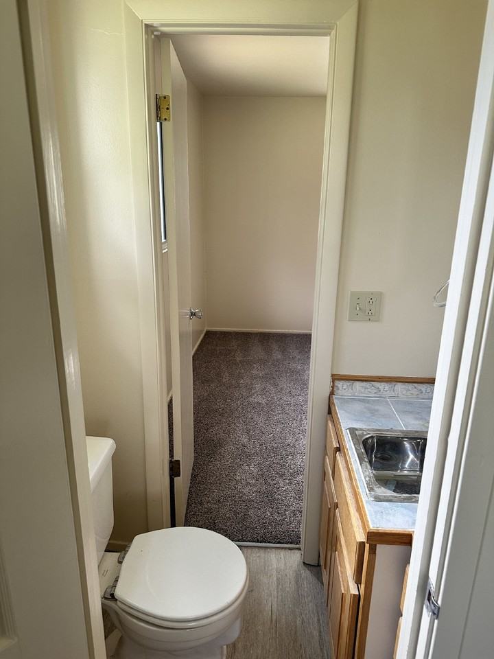 997 Vaughn Street - Photo 6 of 23