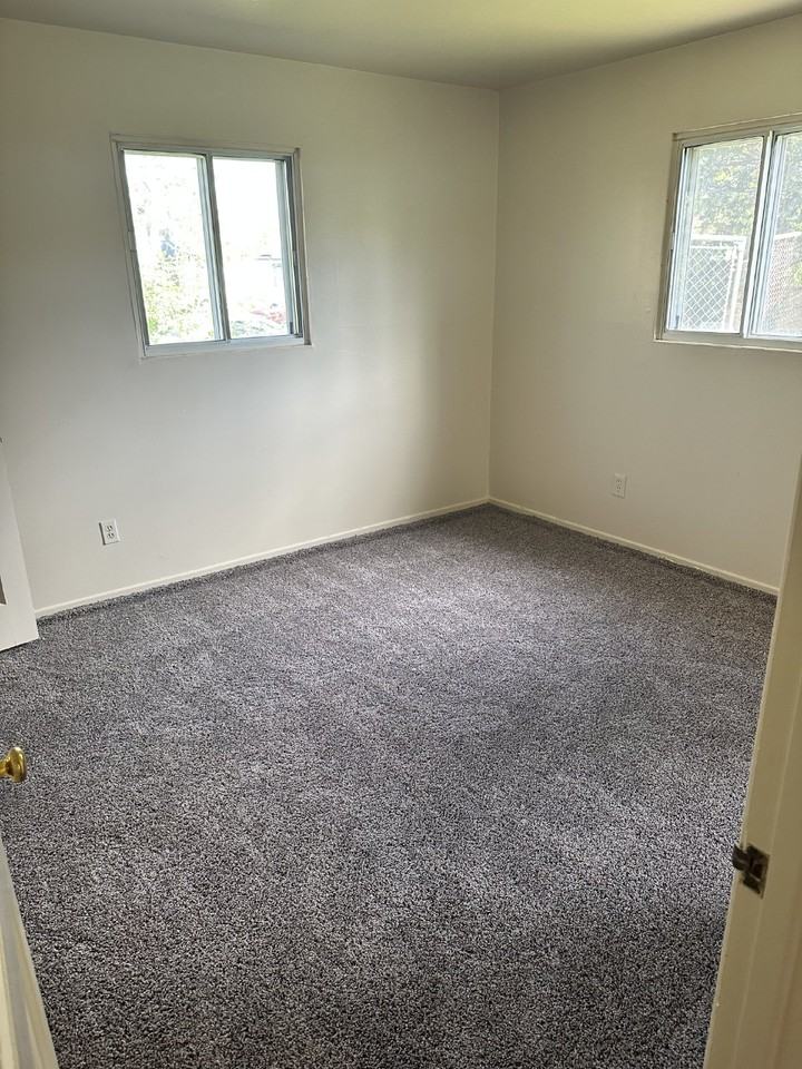 997 Vaughn Street - Photo 7 of 23