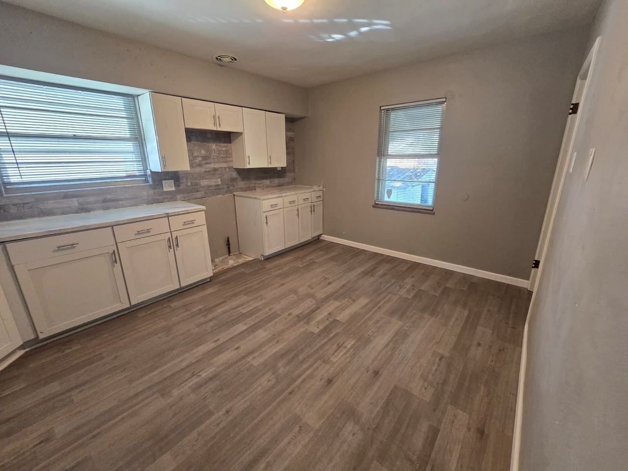 853 Hornsby Avenue - Photo 4 of 9