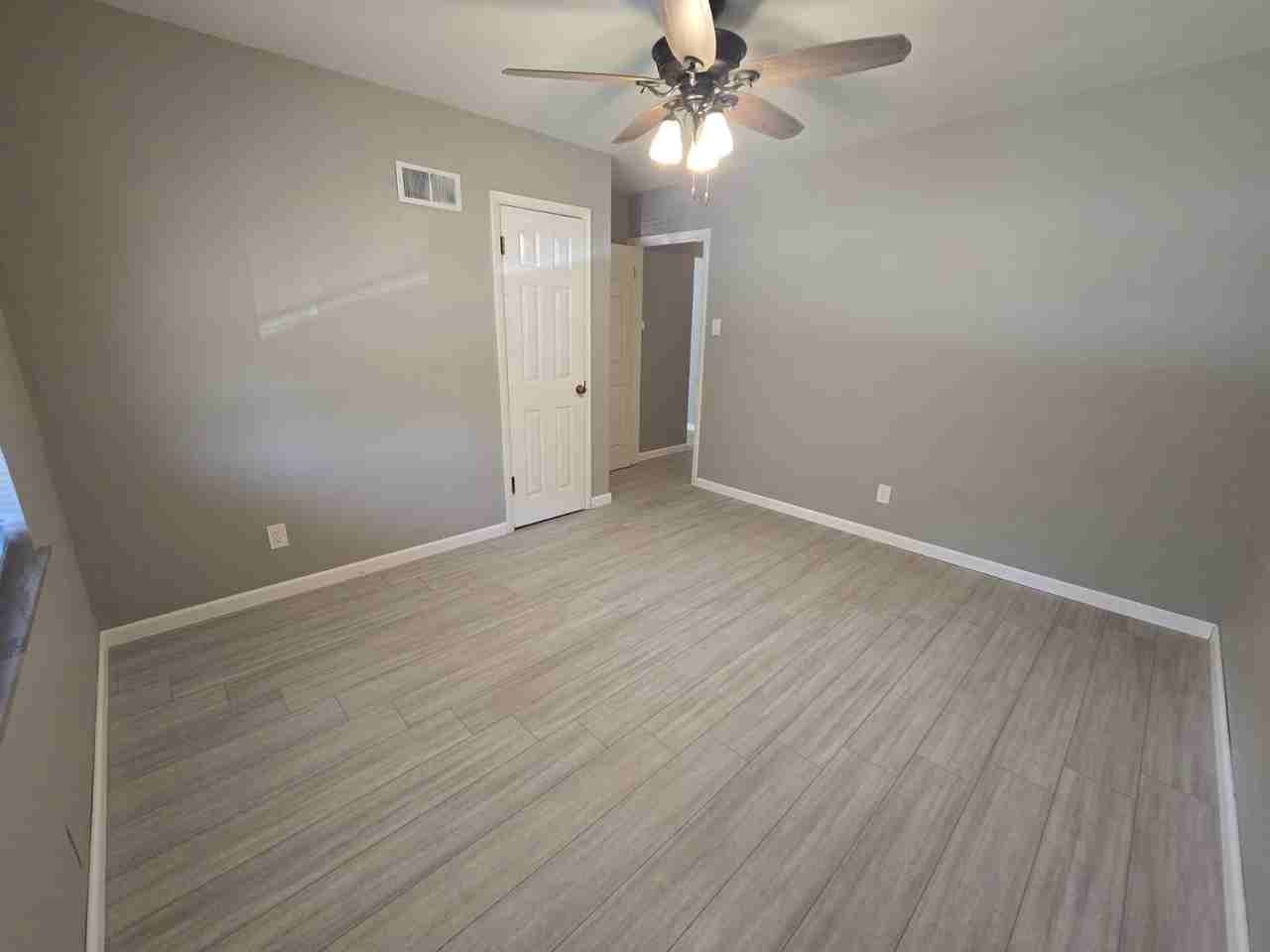 853 Hornsby Avenue - Photo 6 of 9