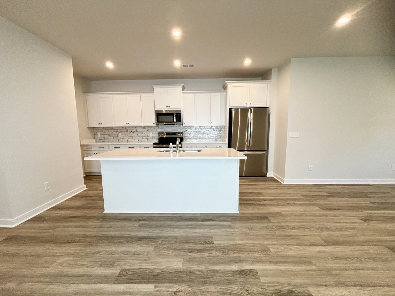 55 Lockwood Dr - Photo 5 of 21