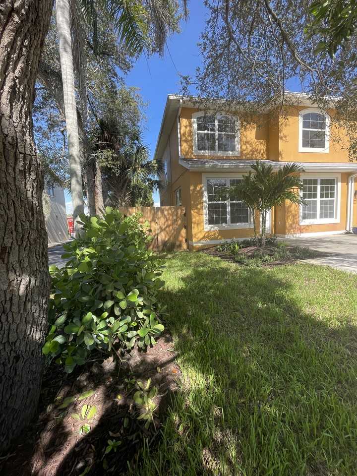 123 Kenwood Ave #123 - Photo 4 of 34