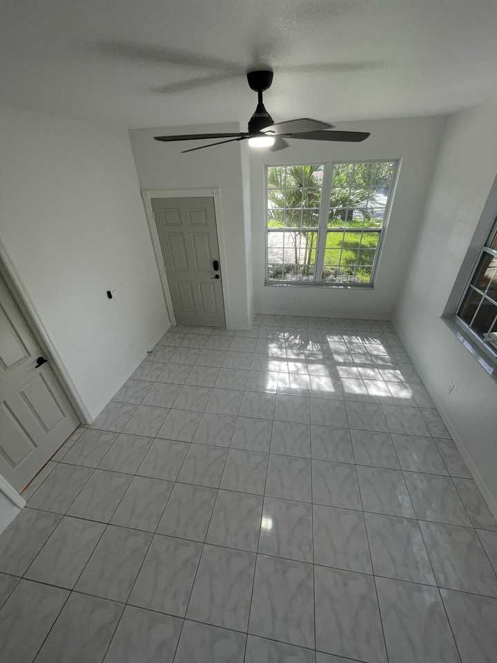 123 Kenwood Ave #123 - Photo 7 of 34