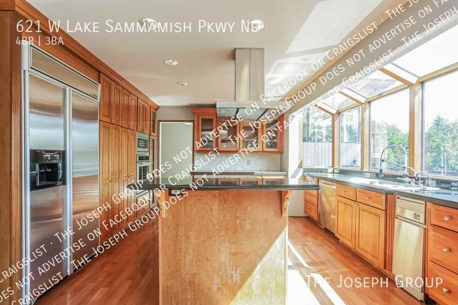 621 West Lake Sammamish Parkway Northeast - Photo 5 of 33