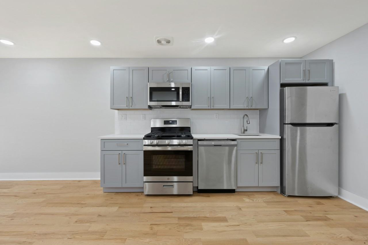 497 Madison St - Photo 3 of 12