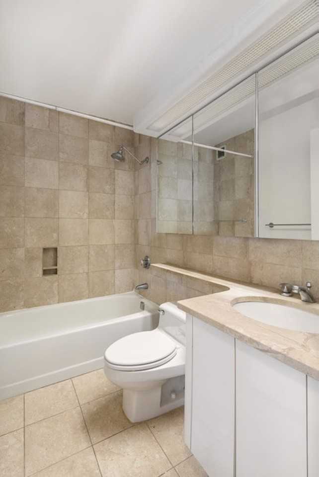 415 E 37th St #8L - Photo 6 of 10