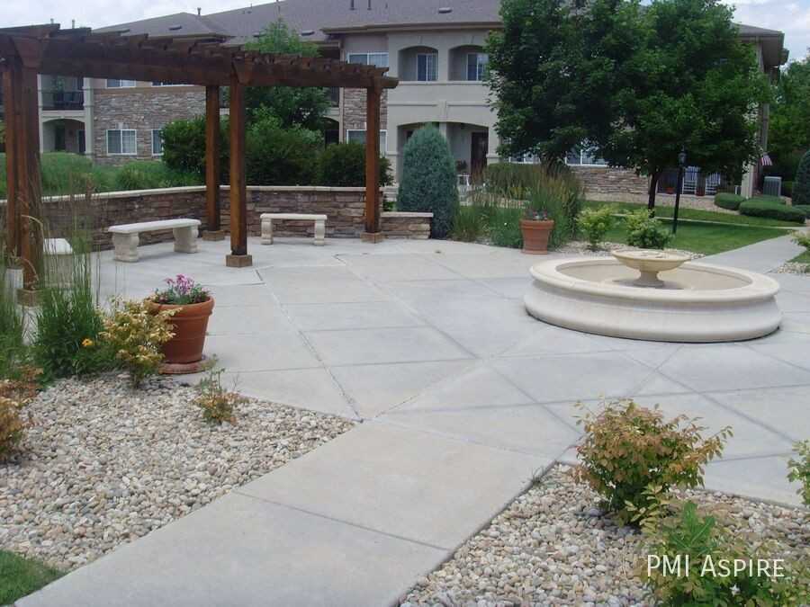 1703 Whitehall Dr #7F - Photo 2 of 17