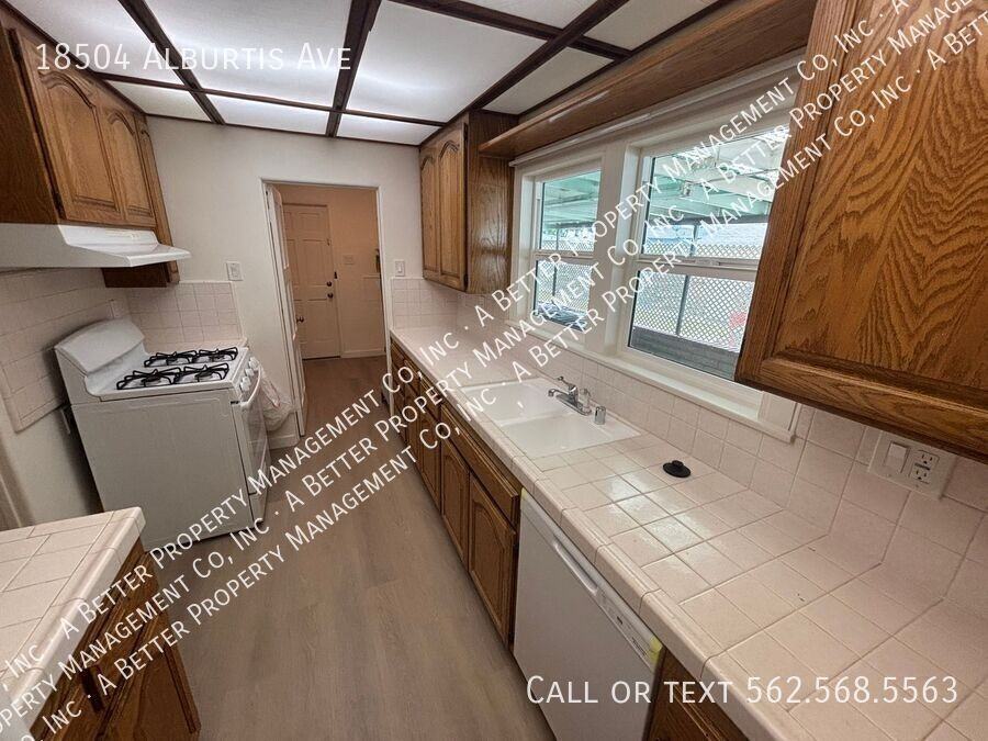 18504 Alburtis Avenue - Photo 5 of 13