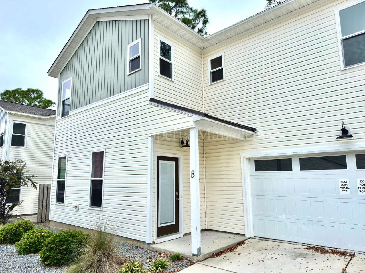 2852 Worth Dr #B - Photo 3 of 32