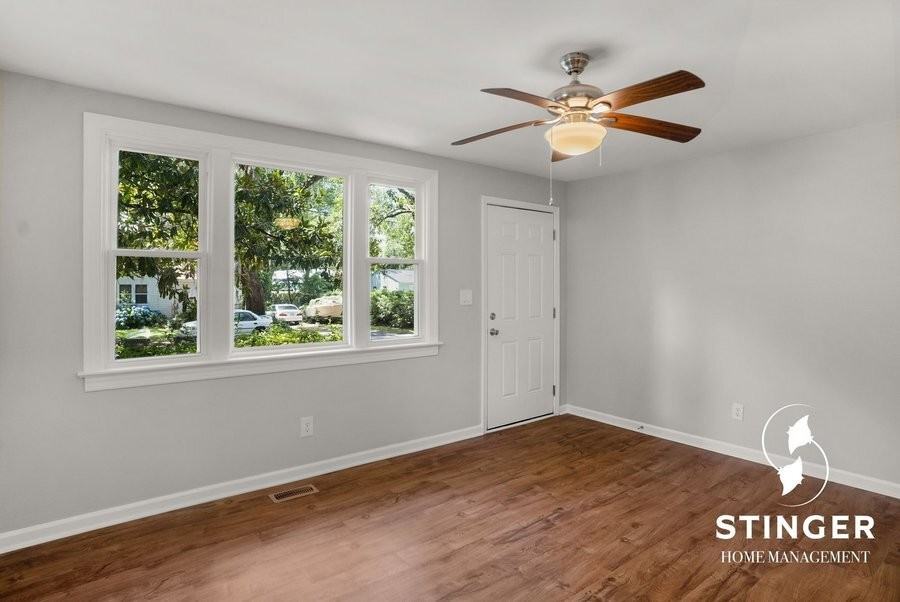 153 Williams St - Photo 4 of 20