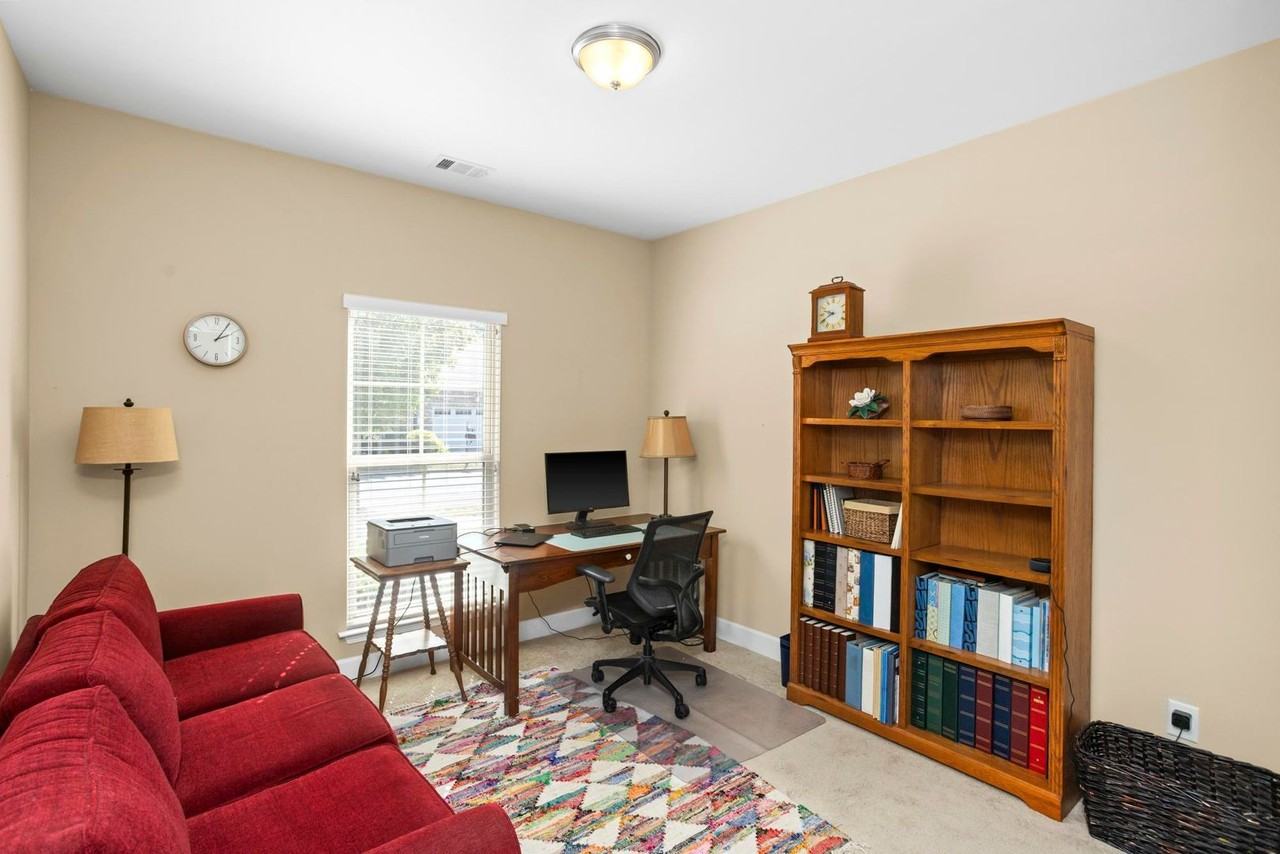 1123 Frewin Street - Photo 3 of 28