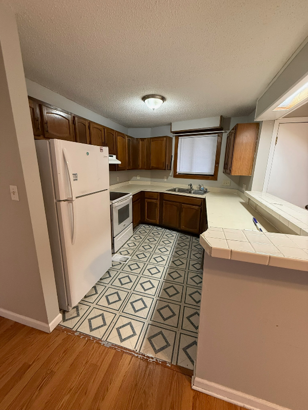 276 Knoll Dr #100 - Photo 3 of 11
