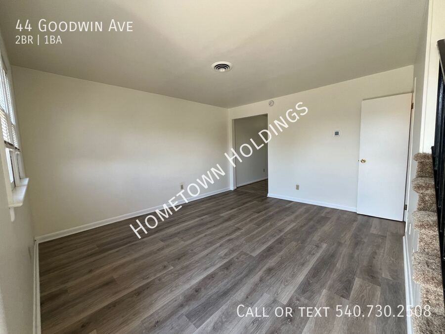 44 Goodwin Ave - Photo 2 of 11