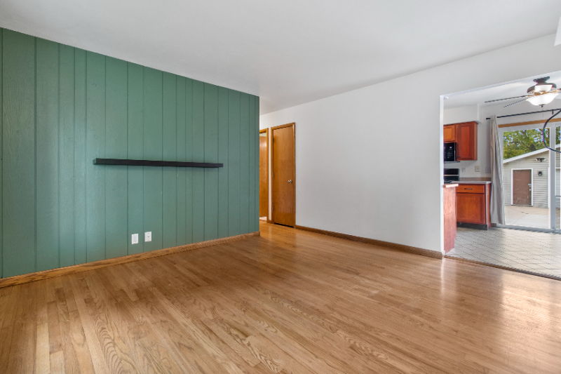 4609 Pershing Blvd - Photo 2 of 12