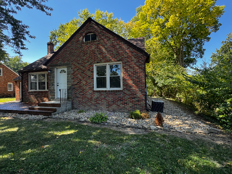 1010 Fairview Ave - Photo 2 of 19