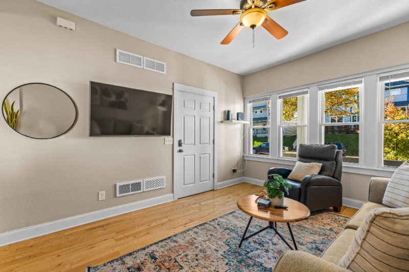 2138 N Hubbard St #2138 - Photo 4 of 15