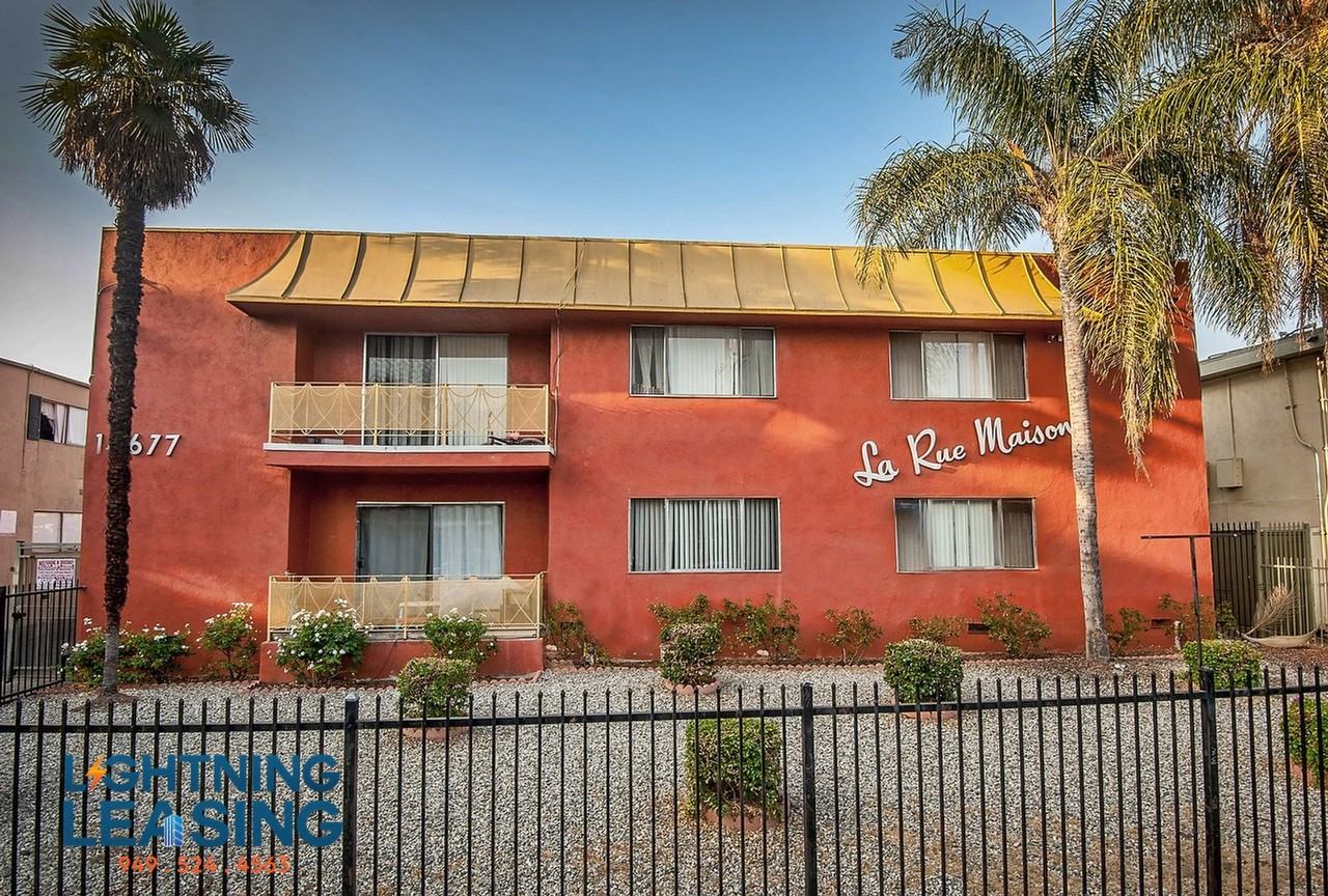 14677 1/2 Rayen St #4A - Photo 3 of 11