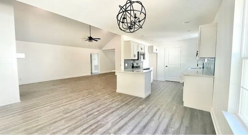3128 Crow Rd Ne - Photo 3 of 8