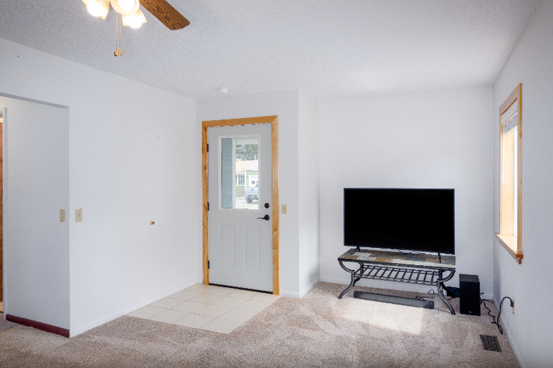 308 Dakota Ave - Photo 2 of 16