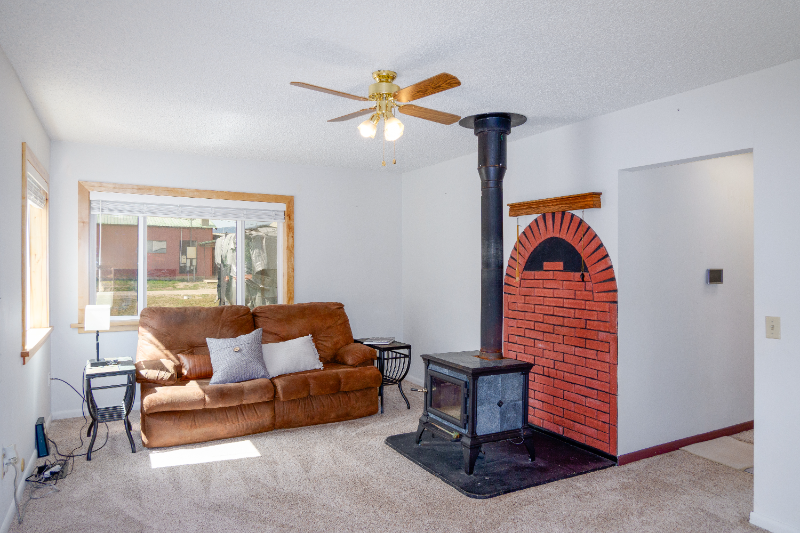 308 Dakota Ave - Photo 3 of 16
