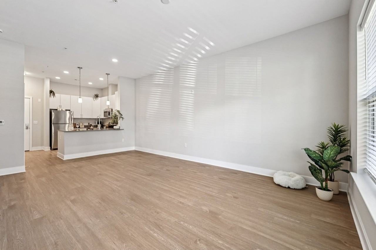 Elms Shady Grove - Photo 6 of 47