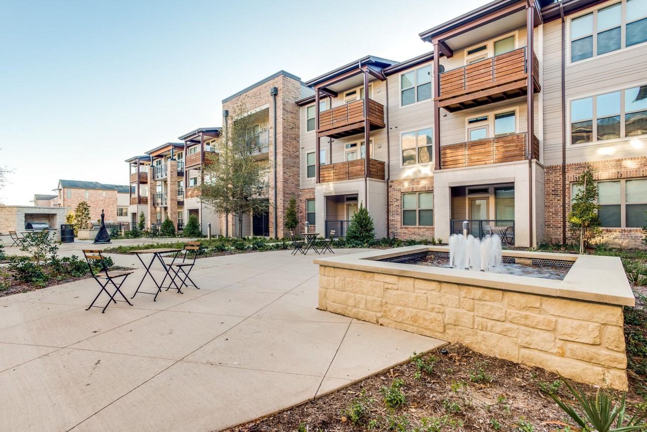 The Boat House - Photo 6 of 50