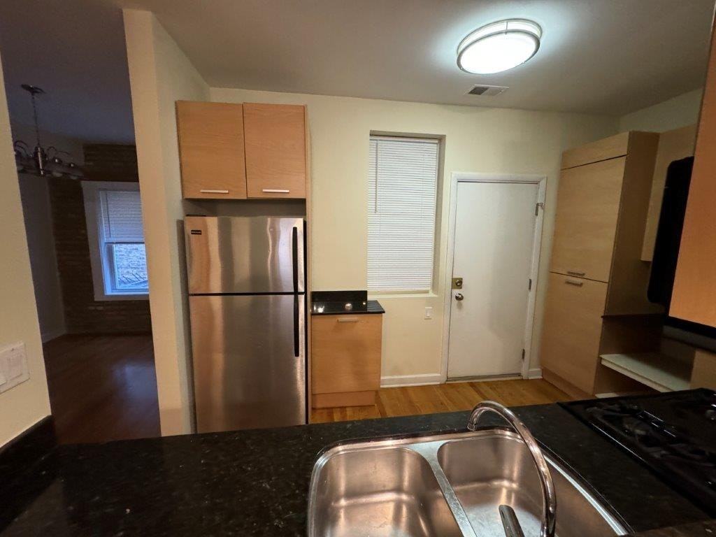 1336 West Estes Avenue, Unit 1N - Photo 2 of 15