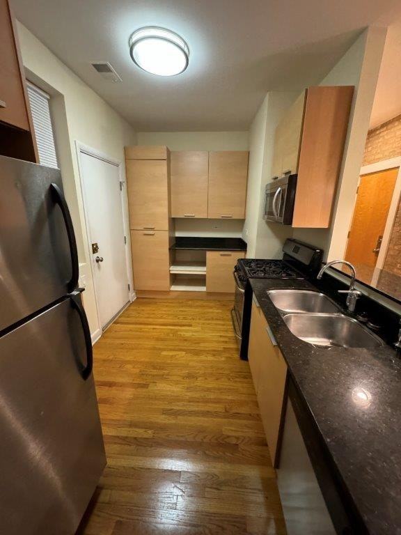 1336 West Estes Avenue, Unit 1N - Photo 3 of 15
