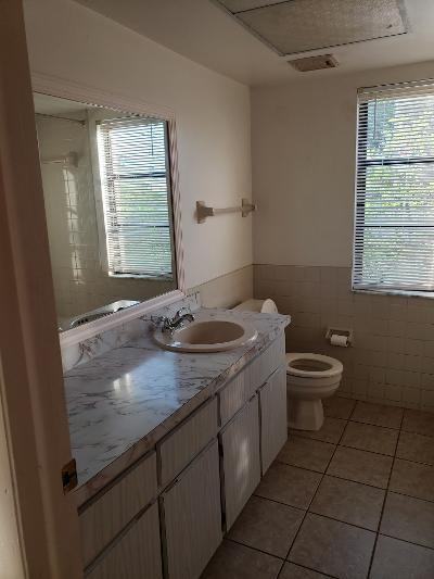 3801 Country Club Blvd 1-8 - Photo 4 of 34