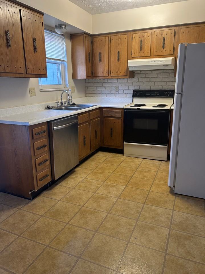 Dorset Apartments - Photo 3 of 8