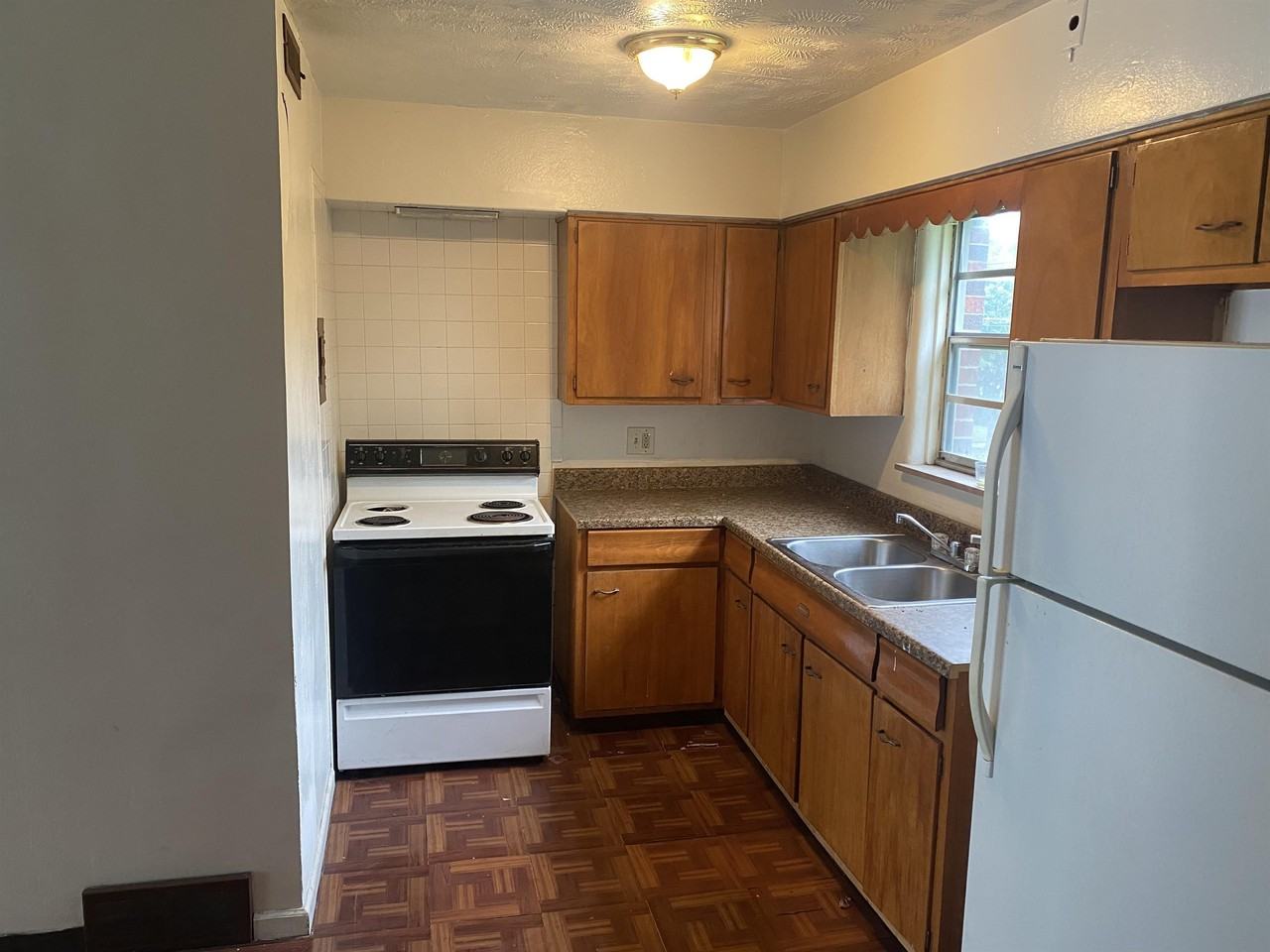 2525 Germantown St - Photo 2 of 11