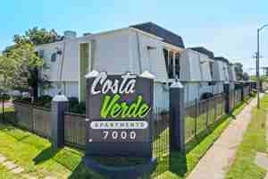 featured image of 7000 Fonvilla St