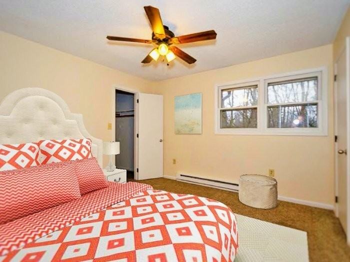 Sleepy Hollow Manor - Photo 2 of 8