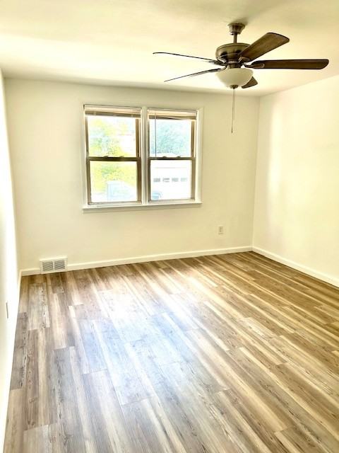 ELEANOR COURT APTS - Photo 3 of 14