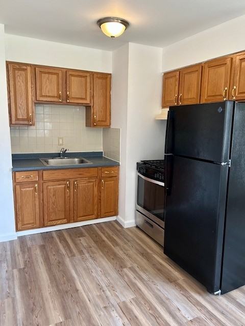 ELEANOR COURT APTS - Photo 5 of 14